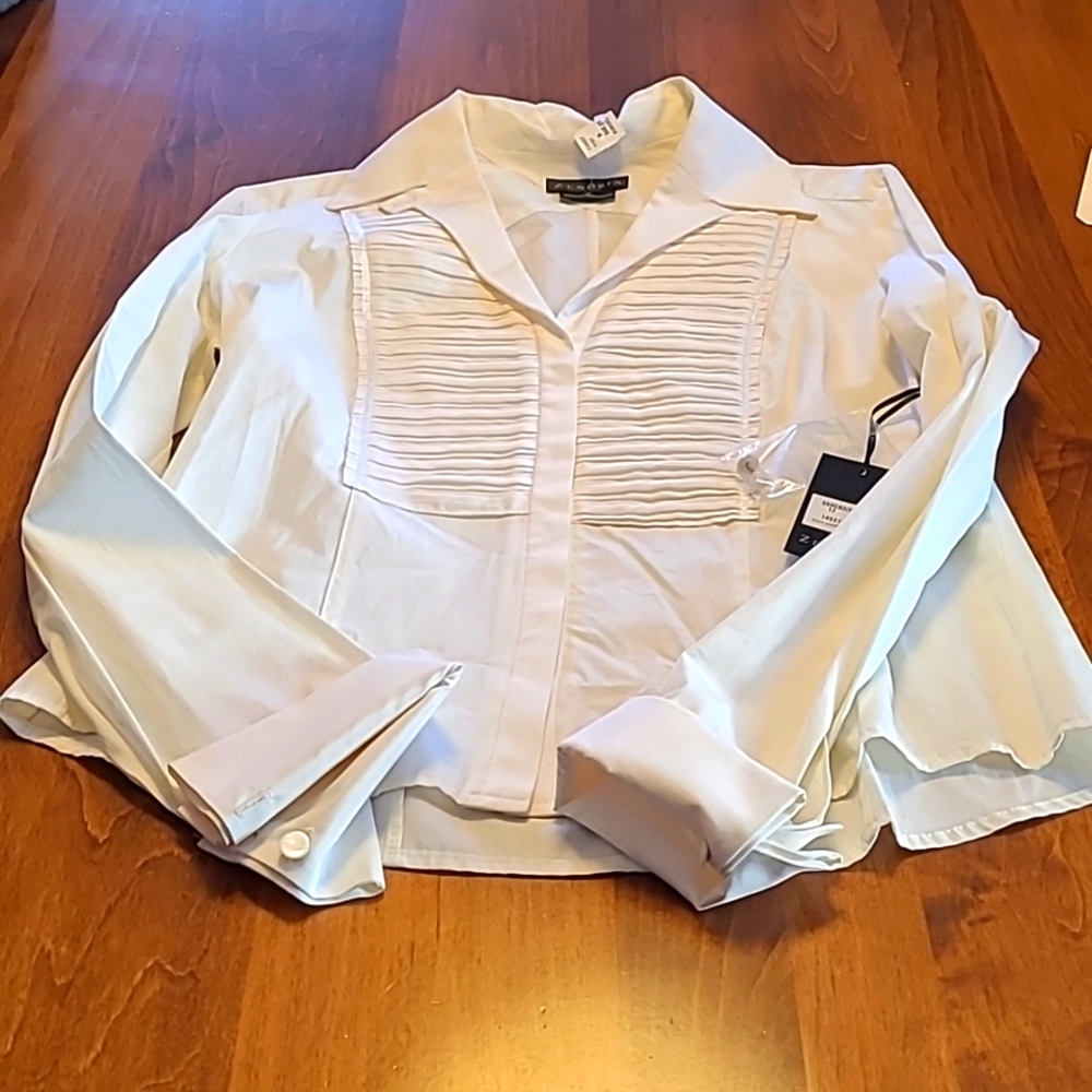 Zenobia Size 12 cream shirt
